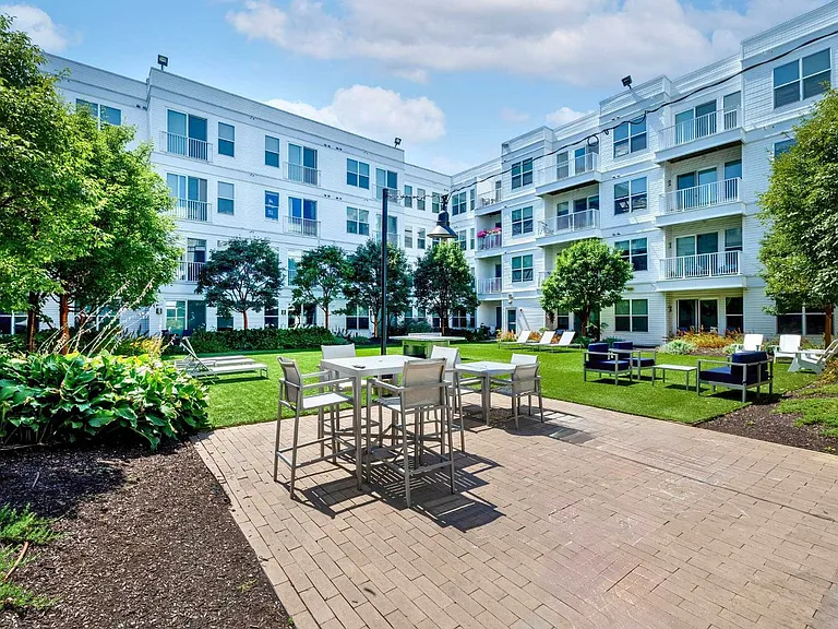 81 Tresser Blvd #2-ID1586832P — Photo 20
