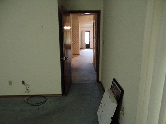 4th image of 2105 S Cynthia St APT D103