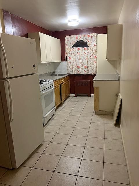 1st image of 245 N Broadway APT 6A