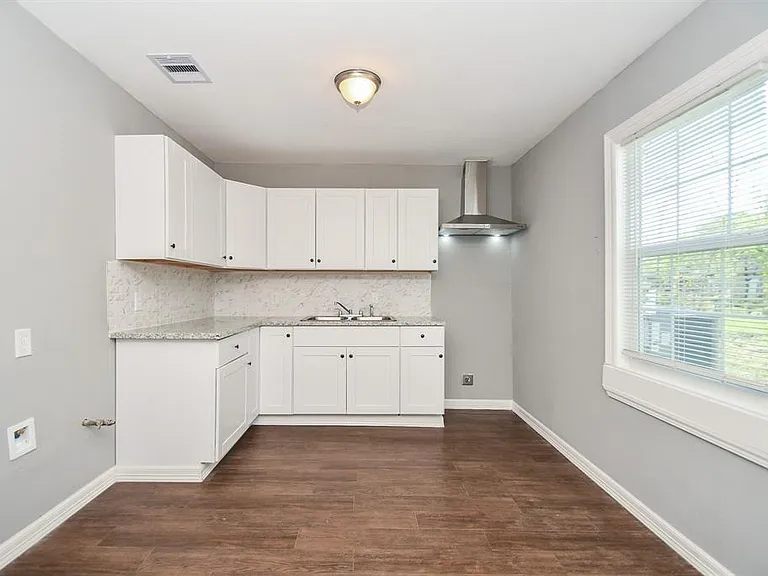 7334 Mountbatten Rd — Photo 8