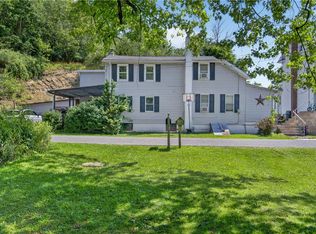 2299 Sunny Rd, New Ringgold, PA 17960
