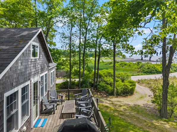 32 Seapoint Rd, Kittery Point, ME 03905