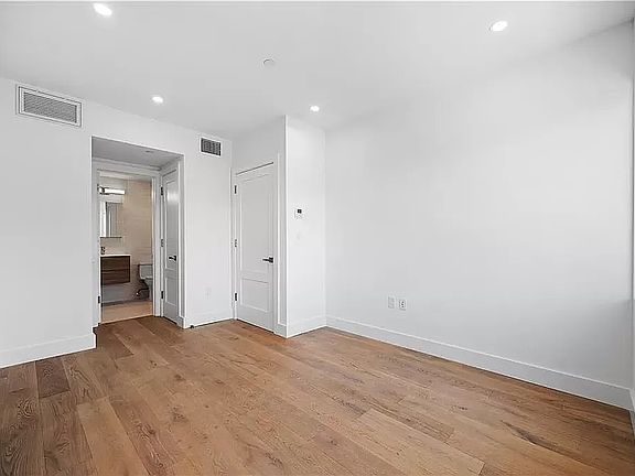 4th image of 145 Bay 25 St Floor 2