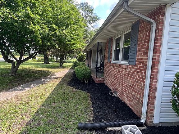 2nd image of 407 Beaglin Park Dr