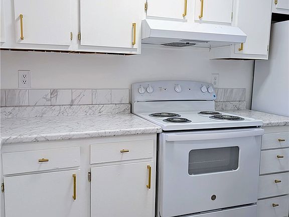 4th image of 950 Edgar Dr APT 4