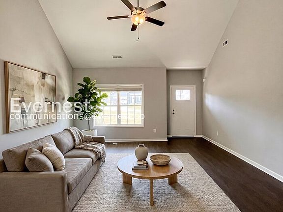 3rd image of 1031 Echo Ridge Rd