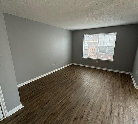 3rd image of 4419 Woodland Dr #4419