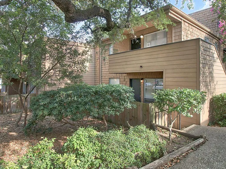 Treehouse Apartments — Photo 3