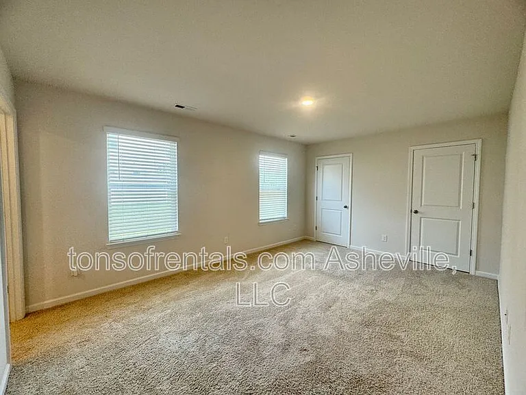 6 Chambers Garden Dr — Photo 11