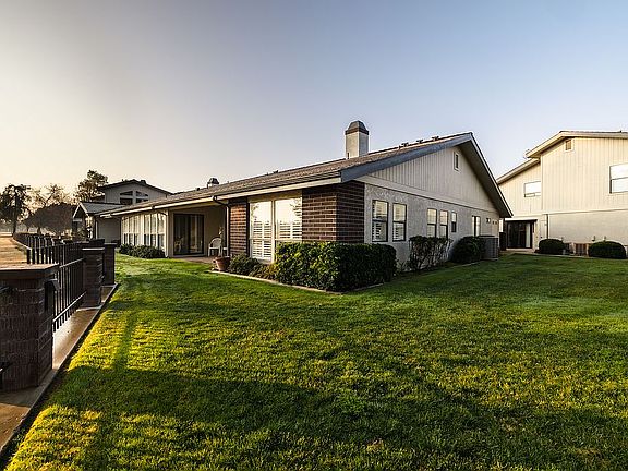 Park-like community setting