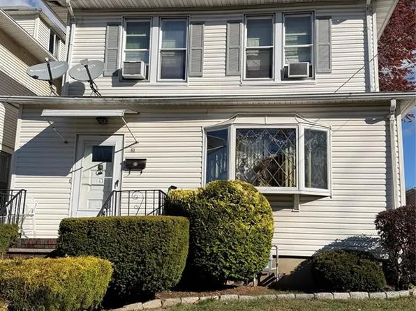 61 W Homestead Ave, Palisades Park, NJ 07650