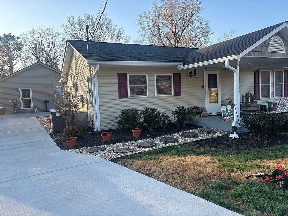 1st image of 620 Westview Dr #1