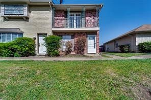 1st image of 14 W Townhouse Ln #34
