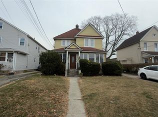 225 Church St Floor 2, Freeport, NY 11520