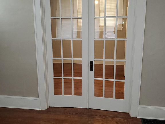 3rd image of 2216 Hanover Ave NW