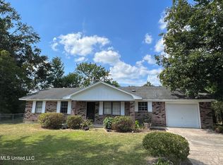 11 Pearl Ct, Gulfport, MS 39503