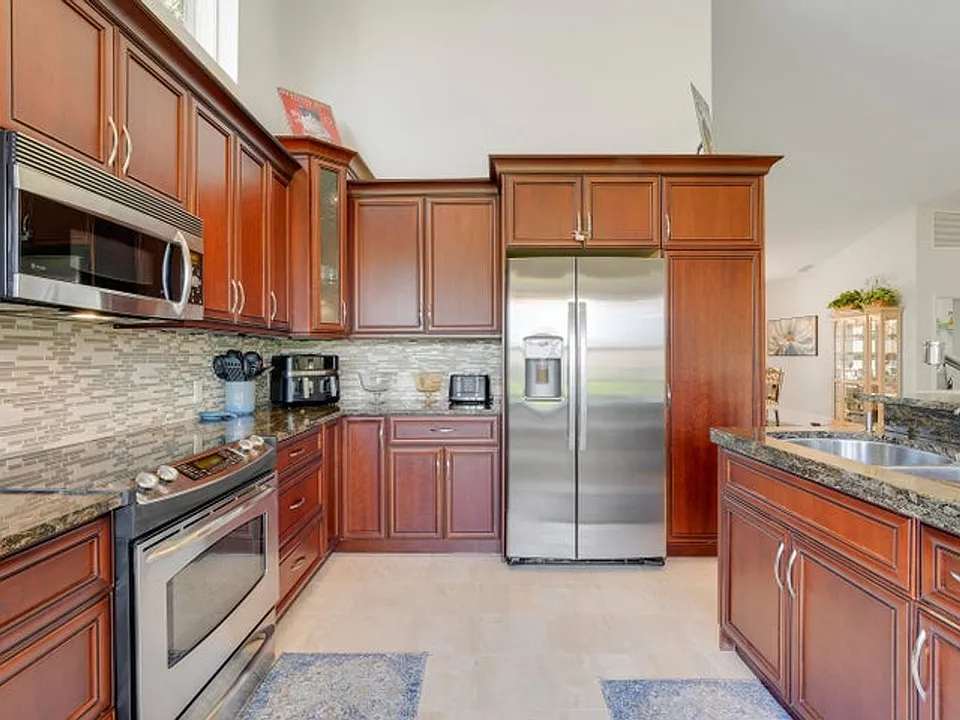 7136 Ashford Ln