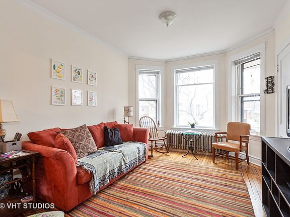 2nd image of 1134 S Oak Park Ave