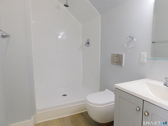 4th image of 47 Spring Street
