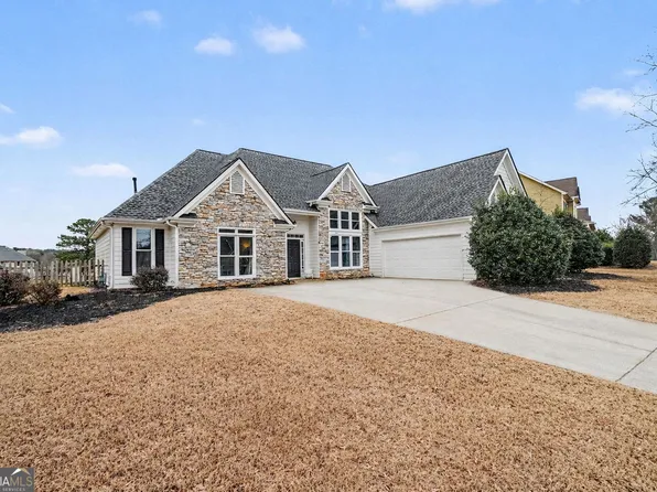 215 Country Club Dr, Hiram, GA 30141