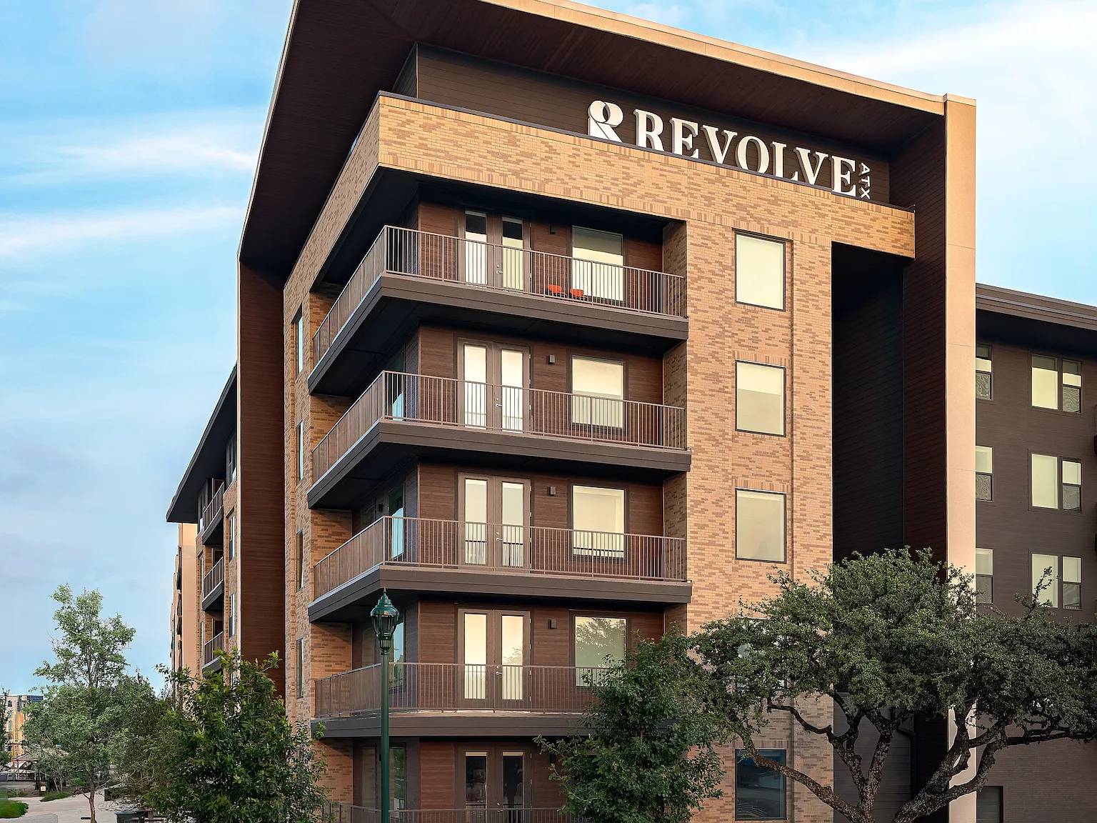 Revolve ATX — Photo 2