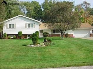 5511 Winfield Dr, Mentor, OH 44060