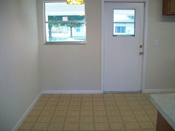 4th image of 1035 Tortugas Ave