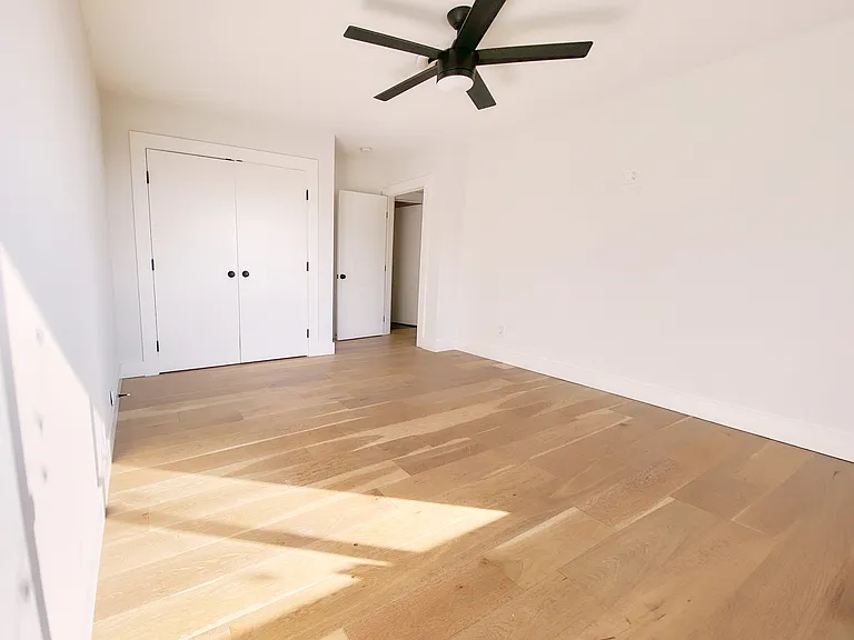 1133 Berkeley Dr — Photo 10