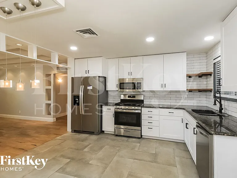 12210 N Escobar Way — Photo 7
