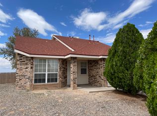27 Apache Plume Rd, Los Lunas, NM 87031