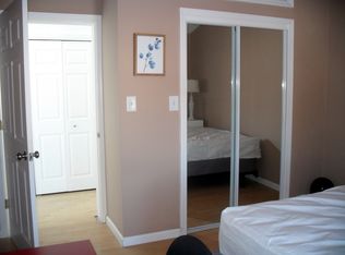 37 Schuster Ln, Batavia, IL 60510