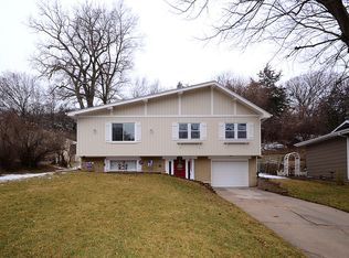 600 Powells Addition Ln, Crescent, IA 51526