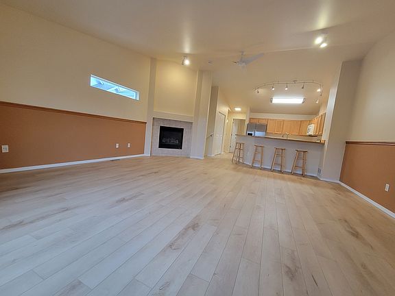 3rd image of 11900 Town Park Cir