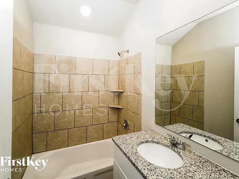 6202 Marco Plns — Photo 13
