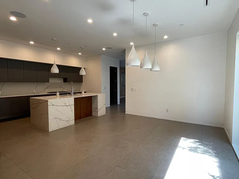 627 Indiana Ave — Photo 8