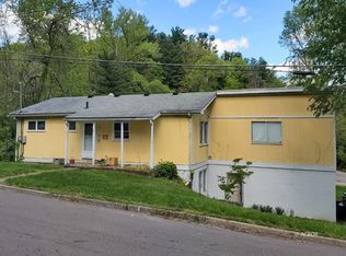 2 Spring St, Athens, OH 45701