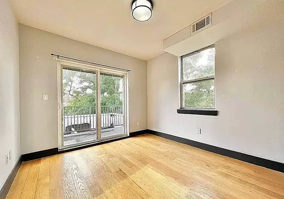 Rented by Reavis | media 22