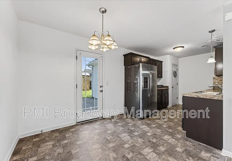 837 Shelton Cir — Photo 20