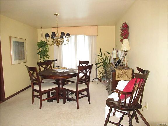 4th image of 60 Birkshire Dr