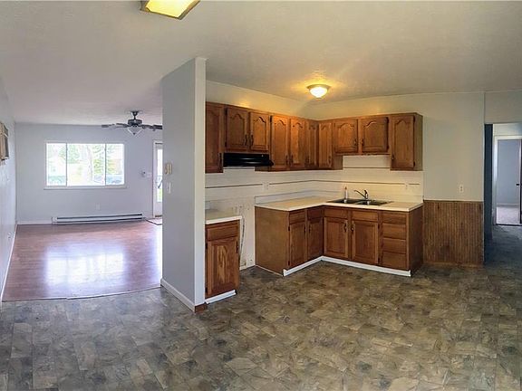 4th image of 2413 Saint Andrews Dr