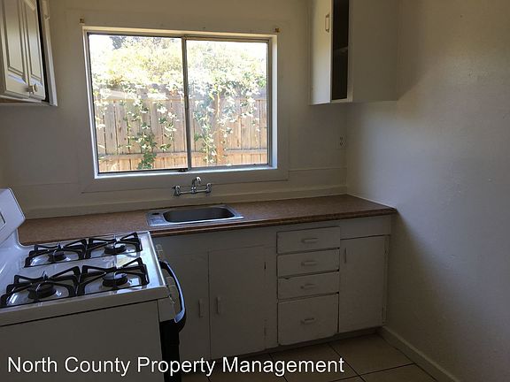 4th image of 1116 S Cloverdale Blvd APT 6