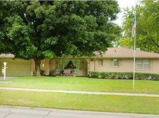8923 New York Ave, Urbandale, IA 50322