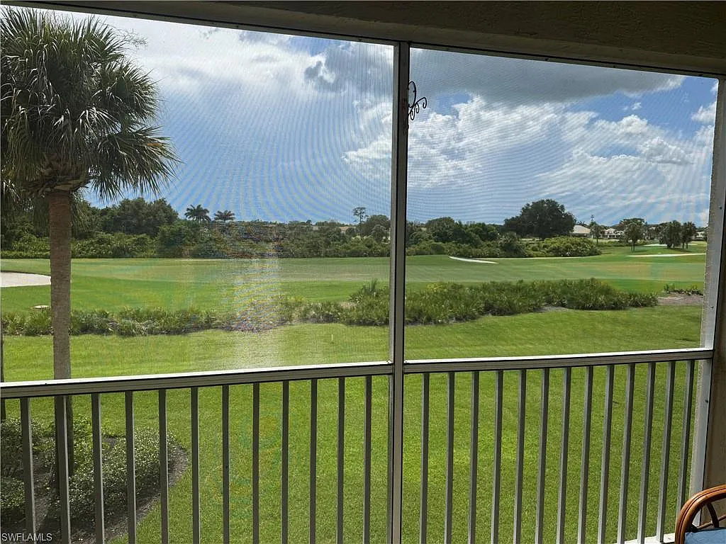 2 bed, 2.0 bath, 1162 sqft, $4,900 — Photo 2