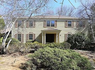 9 Derby Ln, North Brunswick, NJ 08902