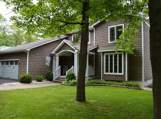 130 Lake In The Clouds Rd, Canadensis, PA 18325