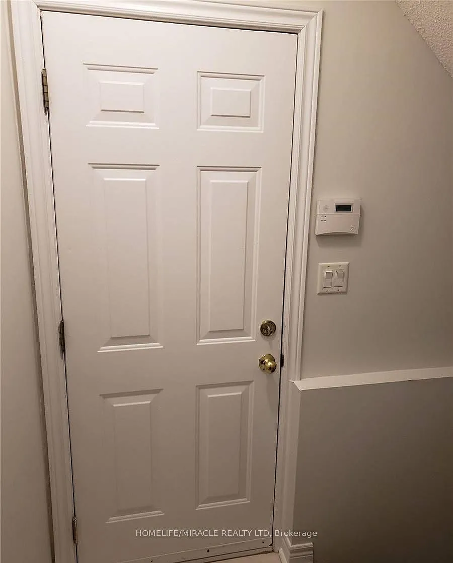 3 bed, $1,500 — Photo 3