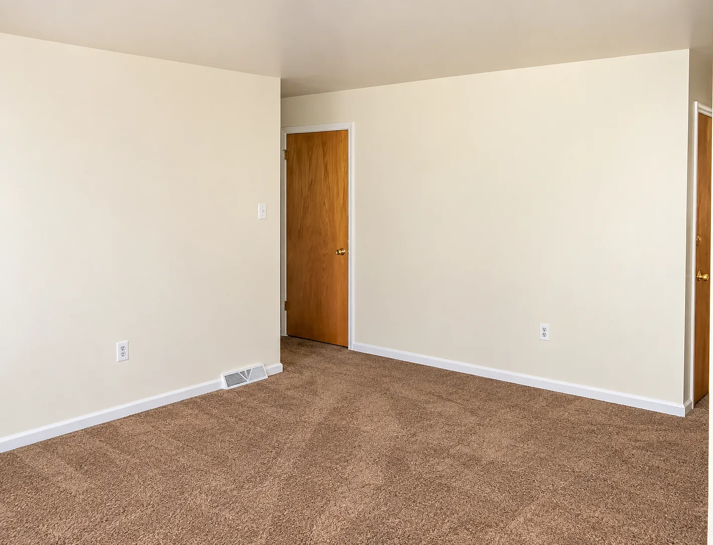 2 bed, 950 sqft, $1,675 — Photo 4