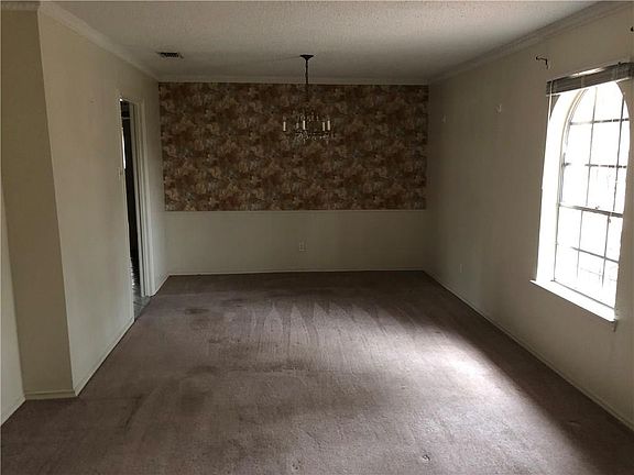 4th image of 623 Mink Dr