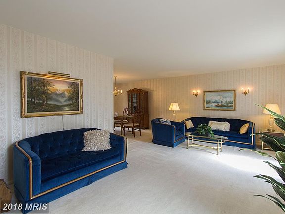5th image of 914 Country Club Dr NE