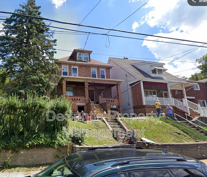 946 Beaver Rd APT 2 photo 1